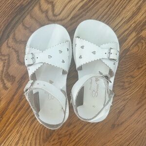 Chic White Kids Sandals with Heart Cutouts